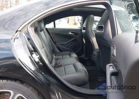 2014 Mercedes-Benz Cla 250 4Matic z USA, uszkodzony, nr VIN WDDSJ4GB3EN079801